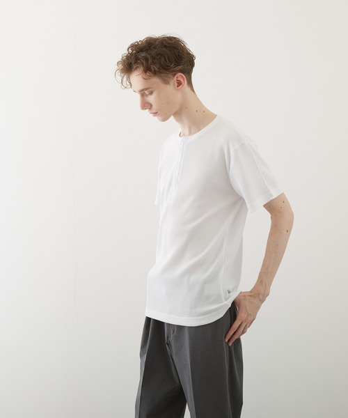 VIBGYOR(ヴィブジョー)の「【VIBGYOR BY AS】サーマル半袖ヘンリーネック(BL)(Tシャツ/カットソー・メンズ・グレー/カーキ/ライトピンク/ホワイト/ブラック/ネイビー/サックスブルー・MEDIUM/X-LARGE/LARGE)」の2枚目の写真