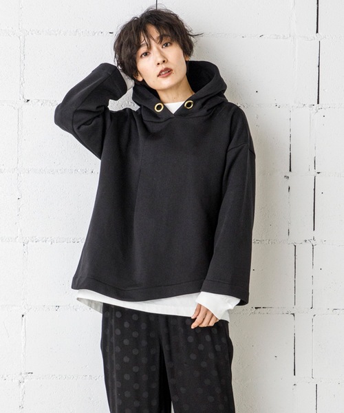 Emma Taylor(エマテイラー)の「スウェットフードパーカー(オーバーサイズスウェット トップス)(パーカー・レディース・ブラック/ネイビー・FREE)」の1枚目の写真