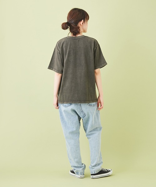 CUBE SUGAR（キューブシュガー）の「天竺 パウダー加工 プリント クルーネック（Tシャツ/カットソー・レディース・ベージュ/チャコールグレー/グリーン/ピンク・M）」の8枚目の写真