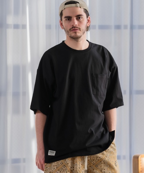 SIDEWAY STANCE(サイドウェイスタンス)の「【SIDEWAY STANCE】ピスネーム ワッペン ポケット付き 無地 Tシャツ(Tシャツ/カットソー・メンズ・ホワイト/モスグリーン/チャコール/パープル/ブラック/グレイッシュベージュ・LARGE/MEDIUM/X-LARGE)」の3枚目の写真