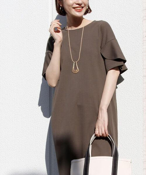 NOLLEY’S(ノーリーズ)の「フリル袖ポンチワンピース(ワンピース・レディース・パープル/ネイビー/ブラック/オリーブ・38)」の3枚目の写真