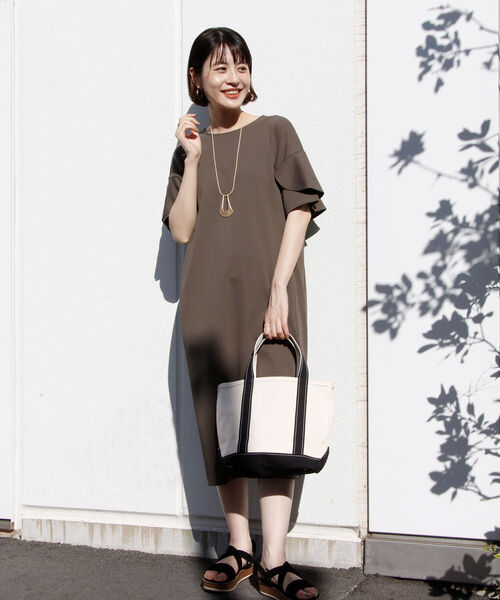 NOLLEY’S(ノーリーズ)の「フリル袖ポンチワンピース(ワンピース・レディース・パープル/ネイビー/ブラック/オリーブ・38)」の11枚目の写真