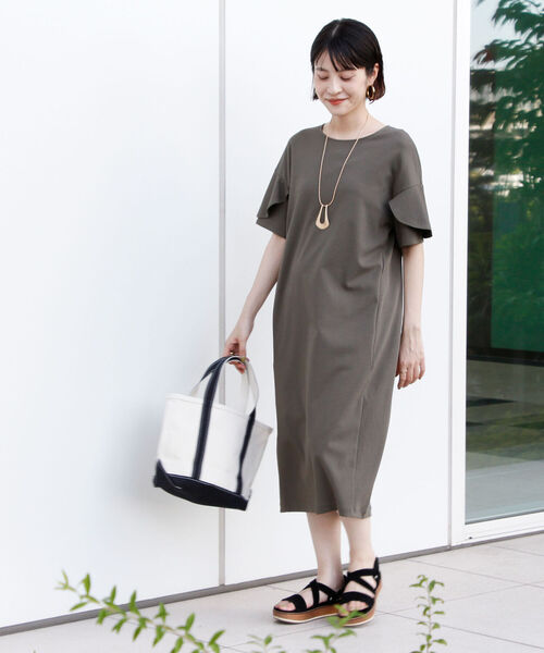 NOLLEY’S(ノーリーズ)の「フリル袖ポンチワンピース(ワンピース・レディース・パープル/ネイビー/ブラック/オリーブ・38)」の7枚目の写真