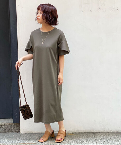 NOLLEY’S(ノーリーズ)の「フリル袖ポンチワンピース(ワンピース・レディース・パープル/ネイビー/ブラック/オリーブ・38)」の17枚目の写真