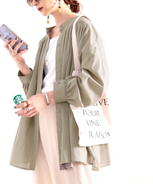 classicalelf(クラシカルエルフ)の「綿100%。華やぐ、2way刺繍ギャザーブラウス(シャツ/ブラウス・レディース・ホワイト/ブラック/グレイッシュベージュ・MEDIUM/LARGE/X-LARGE)」の3枚目の写真