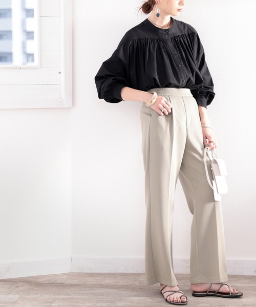 classicalelf(クラシカルエルフ)の「綿100%。華やぐ、2way刺繍ギャザーブラウス(シャツ/ブラウス・レディース・ホワイト/ブラック/グレイッシュベージュ・MEDIUM/LARGE/X-LARGE)」の4枚目の写真