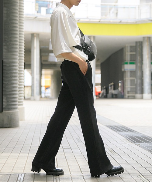 Adoon plain(アドーンプレーン)の「【Adoon plain】プリーツフレアパンツ(その他パンツ・メンズ・ブラック・SMALL/MEDIUM/LARGE)」の2枚目の写真