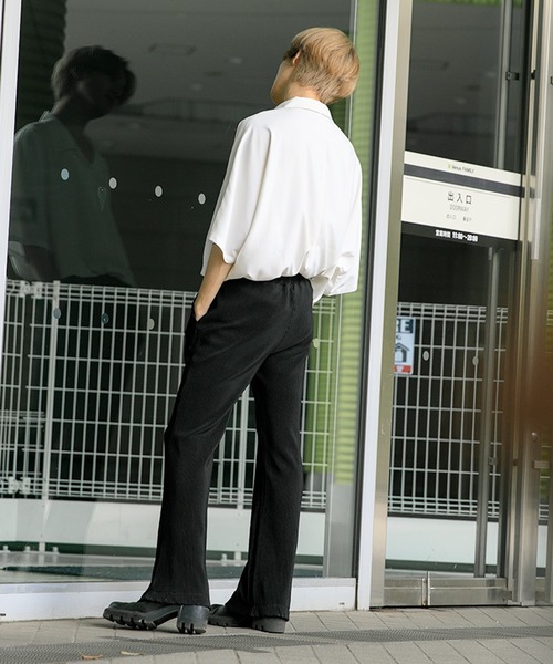 Adoon plain(アドーンプレーン)の「【Adoon plain】プリーツフレアパンツ(その他パンツ・メンズ・ブラック・SMALL/MEDIUM/LARGE)」の16枚目の写真