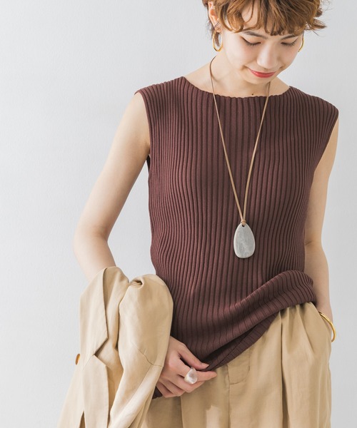 URBAN RESEARCH（アーバンリサーチ）の「コンパクトリブニット(ノースリーブ)（ニット/セーター・レディース・ブラック/ブラウン/グリーン/ラベンダー/グレー系その他・FREE）」の4枚目の写真