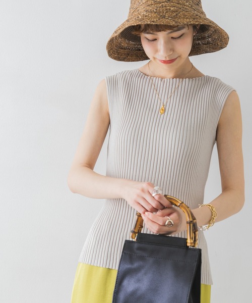 URBAN RESEARCH（アーバンリサーチ）の「コンパクトリブニット(ノースリーブ)（ニット/セーター・レディース・ブラック/ブラウン/グリーン/ラベンダー/グレー系その他・FREE）」の6枚目の写真