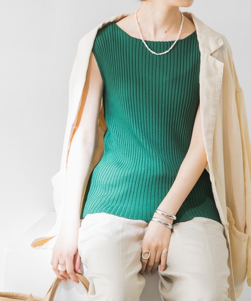 URBAN RESEARCH（アーバンリサーチ）の「コンパクトリブニット(ノースリーブ)（ニット/セーター・レディース・ブラック/ブラウン/グリーン/ラベンダー/グレー系その他・FREE）」の16枚目の写真