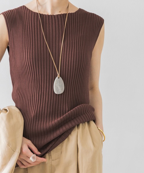 URBAN RESEARCH（アーバンリサーチ）の「コンパクトリブニット(ノースリーブ)（ニット/セーター・レディース・ブラック/ブラウン/グリーン/ラベンダー/グレー系その他・FREE）」の20枚目の写真