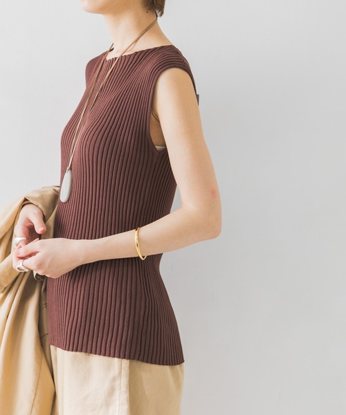 URBAN RESEARCH（アーバンリサーチ）の「コンパクトリブニット(ノースリーブ)（ニット/セーター・レディース・ブラック/ブラウン/グリーン/ラベンダー/グレー系その他・FREE）」の21枚目の写真