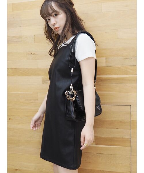 EVRIS(エヴリス)の「レザーライクジャンスカ(ワンピース・レディース・ブラック/グリーン/アイボリー・FREE)」の2枚目の写真