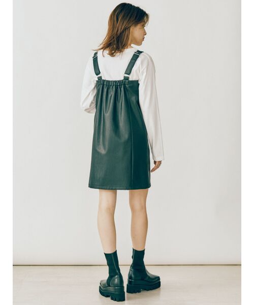 EVRIS(エヴリス)の「レザーライクジャンスカ(ワンピース・レディース・ブラック/グリーン/アイボリー・FREE)」の5枚目の写真