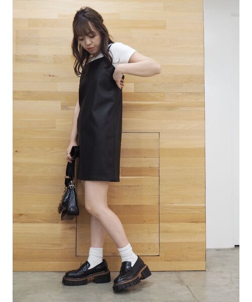 EVRIS(エヴリス)の「レザーライクジャンスカ(ワンピース・レディース・ブラック/グリーン/アイボリー・FREE)」の9枚目の写真