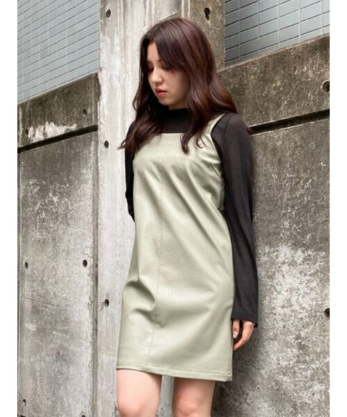 EVRIS(エヴリス)の「レザーライクジャンスカ(ワンピース・レディース・ブラック/グリーン/アイボリー・FREE)」の15枚目の写真