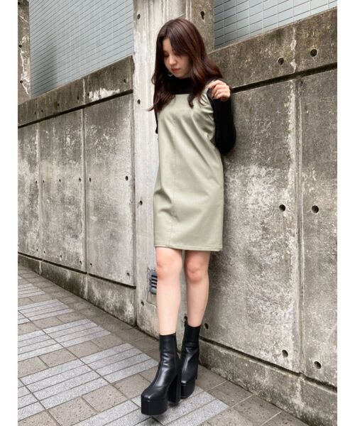 EVRIS(エヴリス)の「レザーライクジャンスカ(ワンピース・レディース・ブラック/グリーン/アイボリー・FREE)」の17枚目の写真