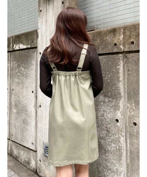 EVRIS(エヴリス)の「レザーライクジャンスカ(ワンピース・レディース・ブラック/グリーン/アイボリー・FREE)」の18枚目の写真