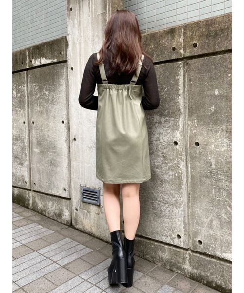 EVRIS(エヴリス)の「レザーライクジャンスカ(ワンピース・レディース・ブラック/グリーン/アイボリー・FREE)」の19枚目の写真