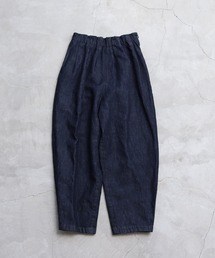 新品タグ付　yuni コットン/リネン デニム テーパードパンツ yuni（ユニ ）の「コットン/リネン denim gum tuck パンツ