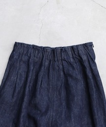 新品タグ付　yuni コットン/リネン デニム テーパードパンツ yuni（ユニ ）の「コットン/リネン denim gum tuck パンツ