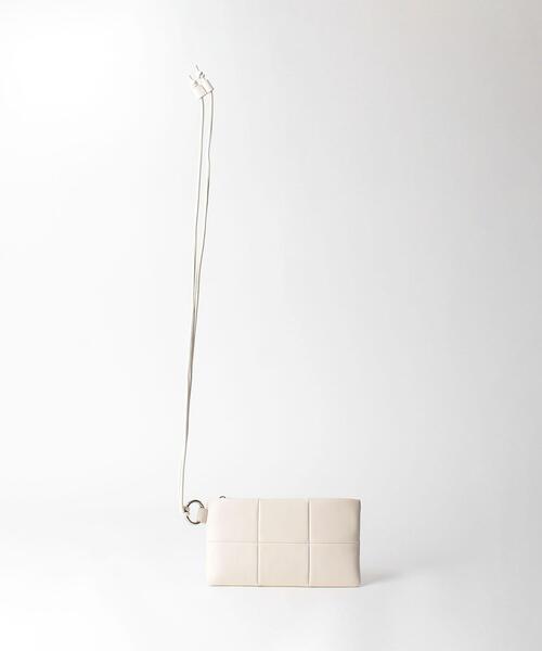 ADD CULUMN（アドカラム）の「＜ADD CULUMN＞ミニスクエア ショルダーバッグ  Ψ（ショルダーバッグ・レディース・オフホワイト/ブラック/ダークブラウン/イエロー・FREE）」の2枚目の写真