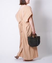 後ろレースアップワンピース