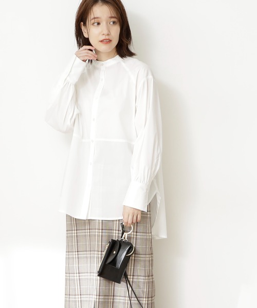 N.（N. Natural Beauty Basic）（エヌエヌナチュラルビューティーベーシック）の「◆バックペプラムバンドカラーシャツ（シャツ/ブラウス・レディース・ホワイト/ブルー系その他/ブラウン系その他/ブラック/グリーン/スモークピンク・MEDIUM）」の2枚目の写真