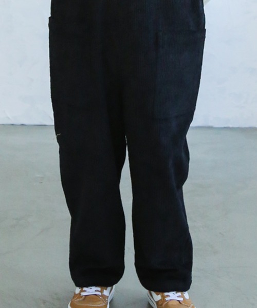 pairmanon（ペアマノン）の「【ママとおそろい】ユニセックスコーデュロイサロペット（サロペット/オーバーオール・キッズ・ブラック/ベージュ/ブラウン/カーキ/アイボリー/チャコール・90/100/110/120/130/140/150）」の17枚目の写真