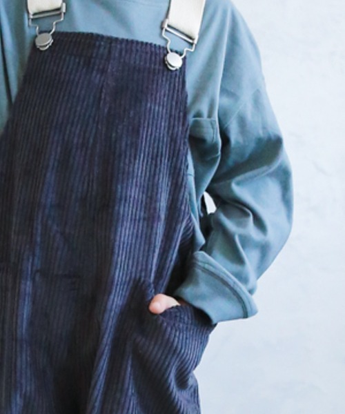 pairmanon（ペアマノン）の「【ママとおそろい】ユニセックスコーデュロイサロペット（サロペット/オーバーオール・キッズ・ブラック/ベージュ/ブラウン/カーキ/アイボリー/チャコール・90/100/110/120/130/140/150）」の8枚目の写真