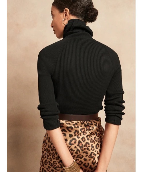 Banana Republic(バナナリパブリック)の「リブ タートルネック セーター(ニット/セーター・レディース・グレー/キャメル/ブラック/ホワイト/ネイビー/レッド/ブラック系その他/ブラウン/ピンク/チャコールグレー/レッド系その他・S/M/XS/L)」の16枚目の写真