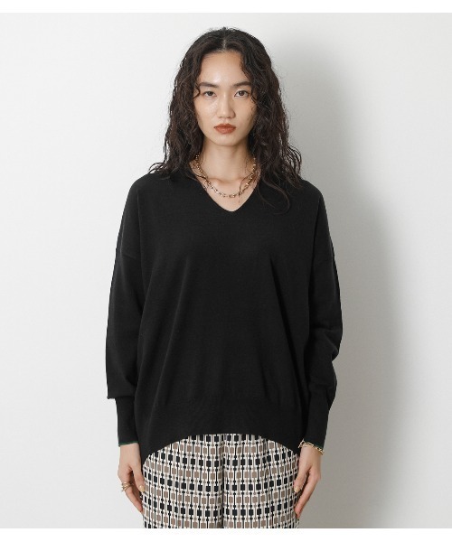 crie conforto（クリーコンフォルト）の「袖口ラインＶネックルーズニット（ニット/セーター・レディース・ブラック/グリーン/ライトベージュ・SMALL/MEDIUM）」の10枚目の写真