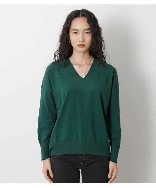 crie conforto（クリーコンフォルト）の「袖口ラインＶネックルーズニット（ニット/セーター・レディース・ブラック/グリーン/ライトベージュ・SMALL/MEDIUM）」の11枚目の写真