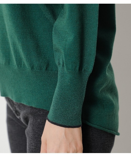 crie conforto（クリーコンフォルト）の「袖口ラインＶネックルーズニット（ニット/セーター・レディース・ブラック/グリーン/ライトベージュ・SMALL/MEDIUM）」の20枚目の写真