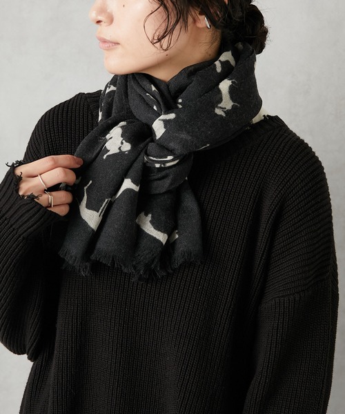 Glen Prince（グレンプリンス）の「【GLEN PRINCE（グレン プリンス）】ストール　イヌ柄（ストール/ショール・レディース・ブラック・FREE）」の13枚目の写真