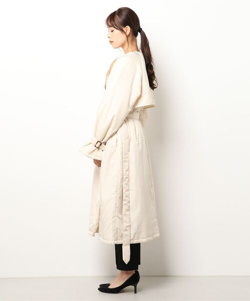 Monocoro toppi（モノコロトッピ）の「中綿入り キャンディースリーブ ノーカラー ロング トレンチコート（トレンチコート・レディース・ブラック/ベージュ/アイボリー・M/L）」の4枚目の写真