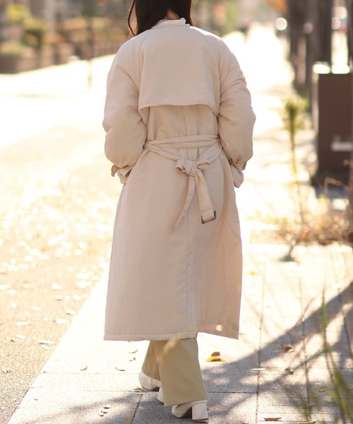 Monocoro toppi（モノコロトッピ）の「中綿入り キャンディースリーブ ノーカラー ロング トレンチコート（トレンチコート・レディース・ブラック/ベージュ/アイボリー・M/L）」の12枚目の写真