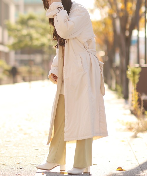 Monocoro toppi（モノコロトッピ）の「中綿入り キャンディースリーブ ノーカラー ロング トレンチコート（トレンチコート・レディース・ブラック/ベージュ/アイボリー・M/L）」の16枚目の写真