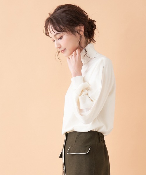 Brahmin(ブラーミン)の「【BRAHMIN】異素材袖タートルネックニット(ニット/セーター・レディース・ブラック/グレー/オフホワイト・2)」の7枚目の写真