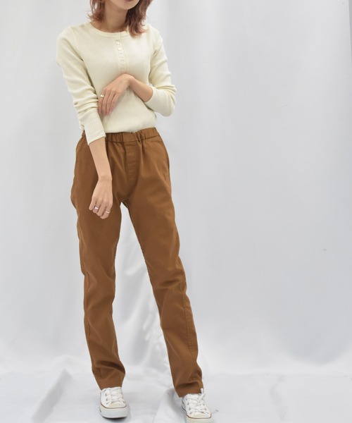 OMNES（オムネス）の「テーパードストレッチイージーパンツ 10分丈（その他パンツ・レディース・ホワイト/ブラック/ベージュ/ネイビー/グレー/オリーブ/ブルーグレー/キャメル/チャコール/カーキ・SMALL/MEDIUM）」の10枚目の写真