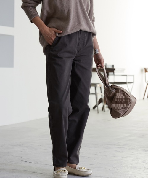 OMNES（オムネス）の「テーパードストレッチイージーパンツ 10分丈（その他パンツ・レディース・ホワイト/ブラック/ベージュ/ネイビー/グレー/オリーブ/ブルーグレー/キャメル/チャコール/カーキ・SMALL/MEDIUM）」の6枚目の写真