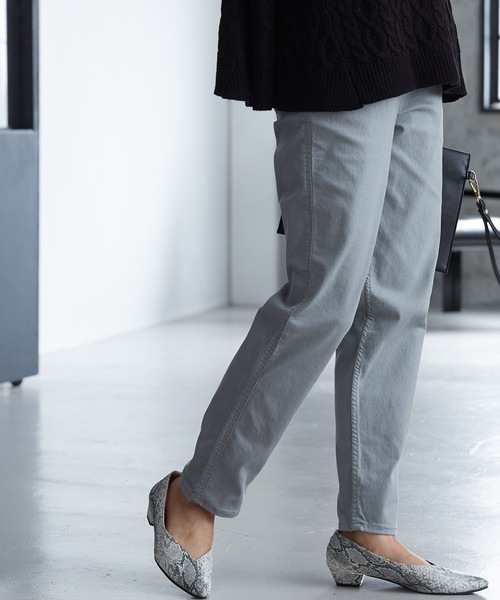 OMNES（オムネス）の「テーパードストレッチイージーパンツ 10分丈（その他パンツ・レディース・ホワイト/ブラック/ベージュ/ネイビー/グレー/オリーブ/ブルーグレー/キャメル/チャコール/カーキ・SMALL/MEDIUM）」の11枚目の写真