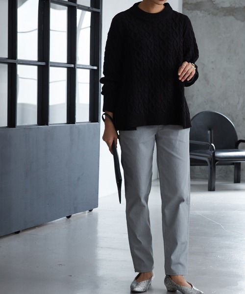 OMNES（オムネス）の「テーパードストレッチイージーパンツ 10分丈（その他パンツ・レディース・ホワイト/ブラック/ベージュ/ネイビー/グレー/オリーブ/ブルーグレー/キャメル/チャコール/カーキ・SMALL/MEDIUM）」の19枚目の写真