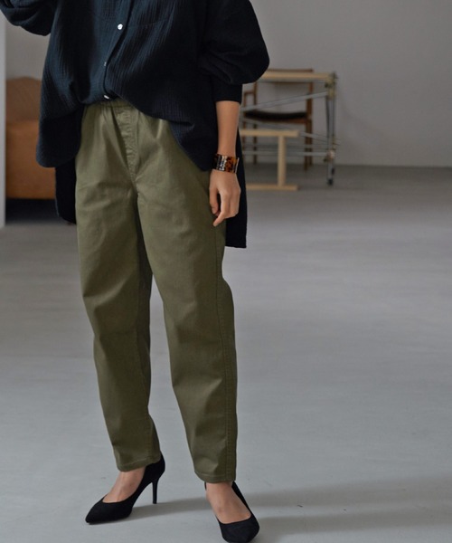 OMNES（オムネス）の「テーパードストレッチイージーパンツ 10分丈（その他パンツ・レディース・ホワイト/ブラック/ベージュ/ネイビー/グレー/オリーブ/ブルーグレー/キャメル/チャコール/カーキ・SMALL/MEDIUM）」の18枚目の写真