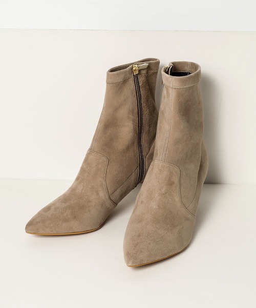 OUVRAGE CLASSE(ウヴラージュクラス)の「スェードショートブーツ(ブーツ・レディース・ブラック/ベージュ・MEDIUM/SMALL)」の1枚目の写真