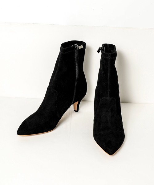 OUVRAGE CLASSE(ウヴラージュクラス)の「スェードショートブーツ(ブーツ・レディース・ブラック/ベージュ・MEDIUM/SMALL)」の2枚目の写真