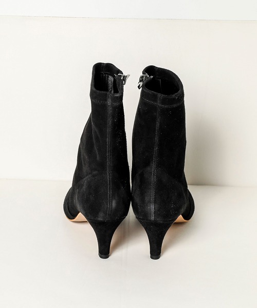 OUVRAGE CLASSE(ウヴラージュクラス)の「スェードショートブーツ(ブーツ・レディース・ブラック/ベージュ・MEDIUM/SMALL)」の9枚目の写真