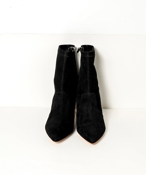 OUVRAGE CLASSE(ウヴラージュクラス)の「スェードショートブーツ(ブーツ・レディース・ブラック/ベージュ・MEDIUM/SMALL)」の11枚目の写真