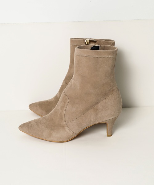 OUVRAGE CLASSE(ウヴラージュクラス)の「スェードショートブーツ(ブーツ・レディース・ブラック/ベージュ・MEDIUM/SMALL)」の7枚目の写真